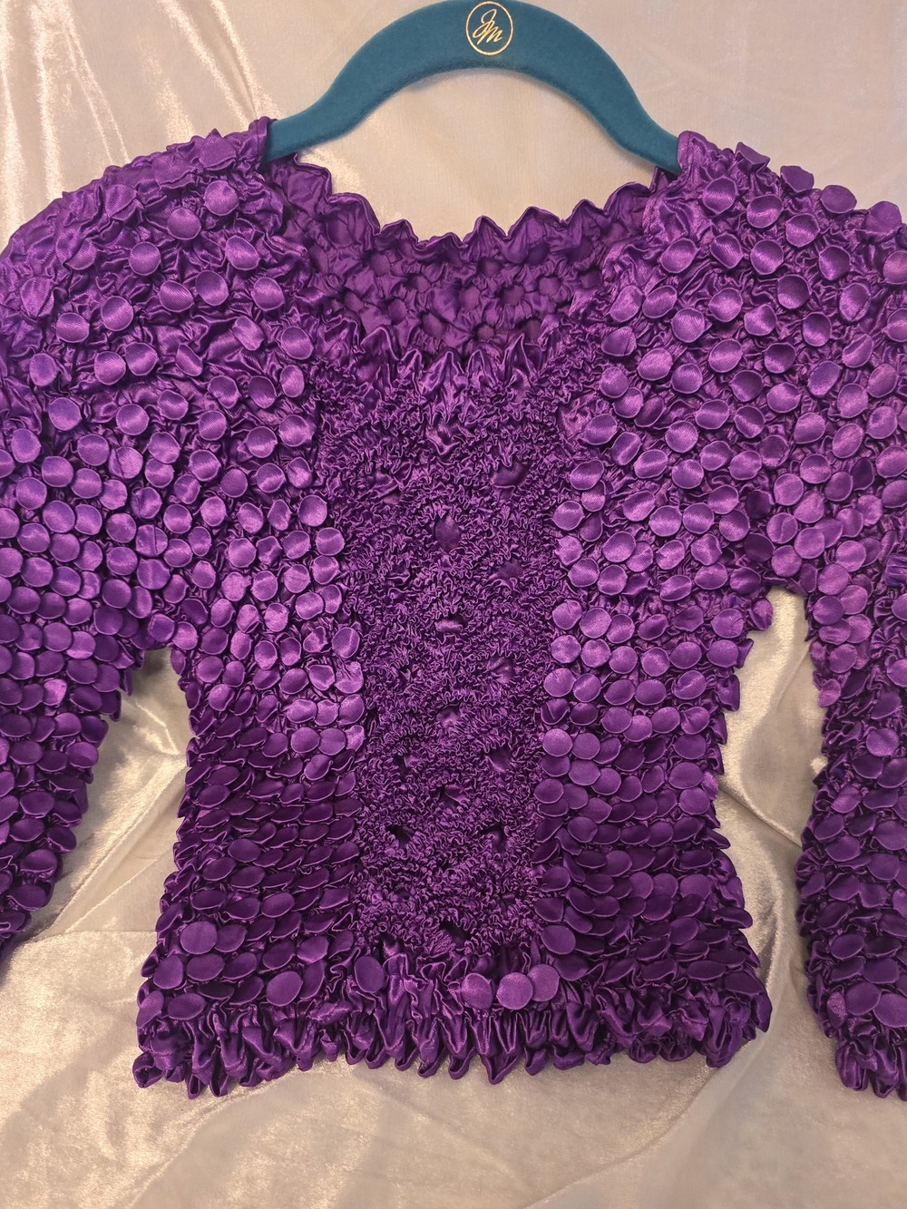 ✨ VINTAGE Y2K TENDER ANGEL 3D PETAL POPCORN TOP ✨